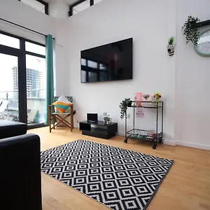 Robyn's Nest By Ty Sa Apartment Cardiff