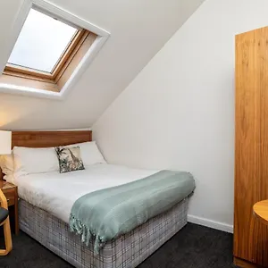 Spacious 5-bedroom Townhouse In The West-end Apartment Aberdeen