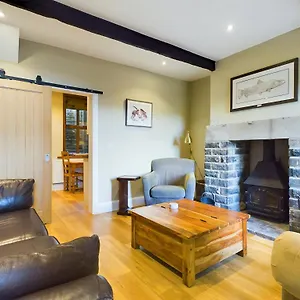 Stoneswood & Garden, Delph, Saddleworth Holiday home
